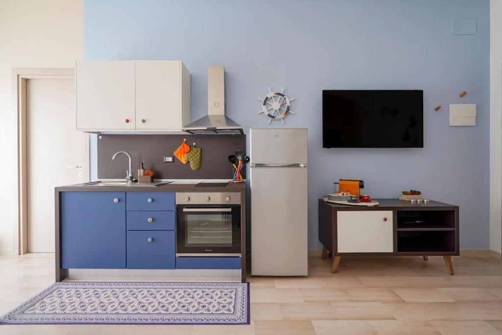 Mediterranea Apartment- Central Station - Free Wifi&Netflix Bari Ngoại thất bức ảnh